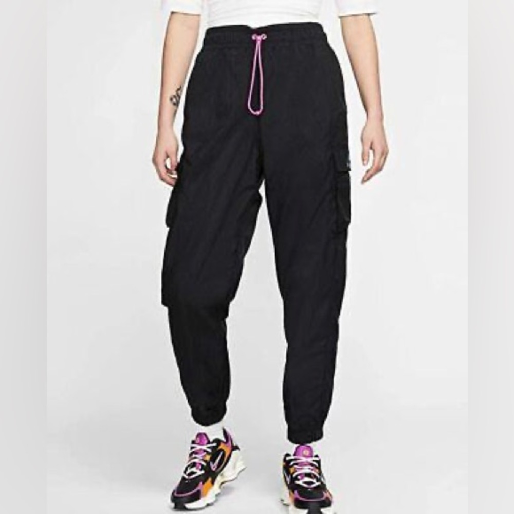 Nike Women Sportswear IconClash Woven Cargo Jogger